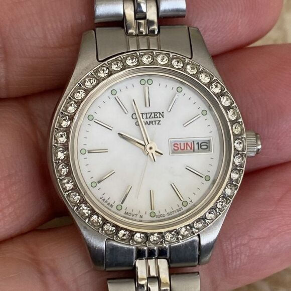 Citizen Quartz Swaroski Crystal Bezel Stainless Steel Watch Mother-of-Pearl Dial - Picture 1 of 11